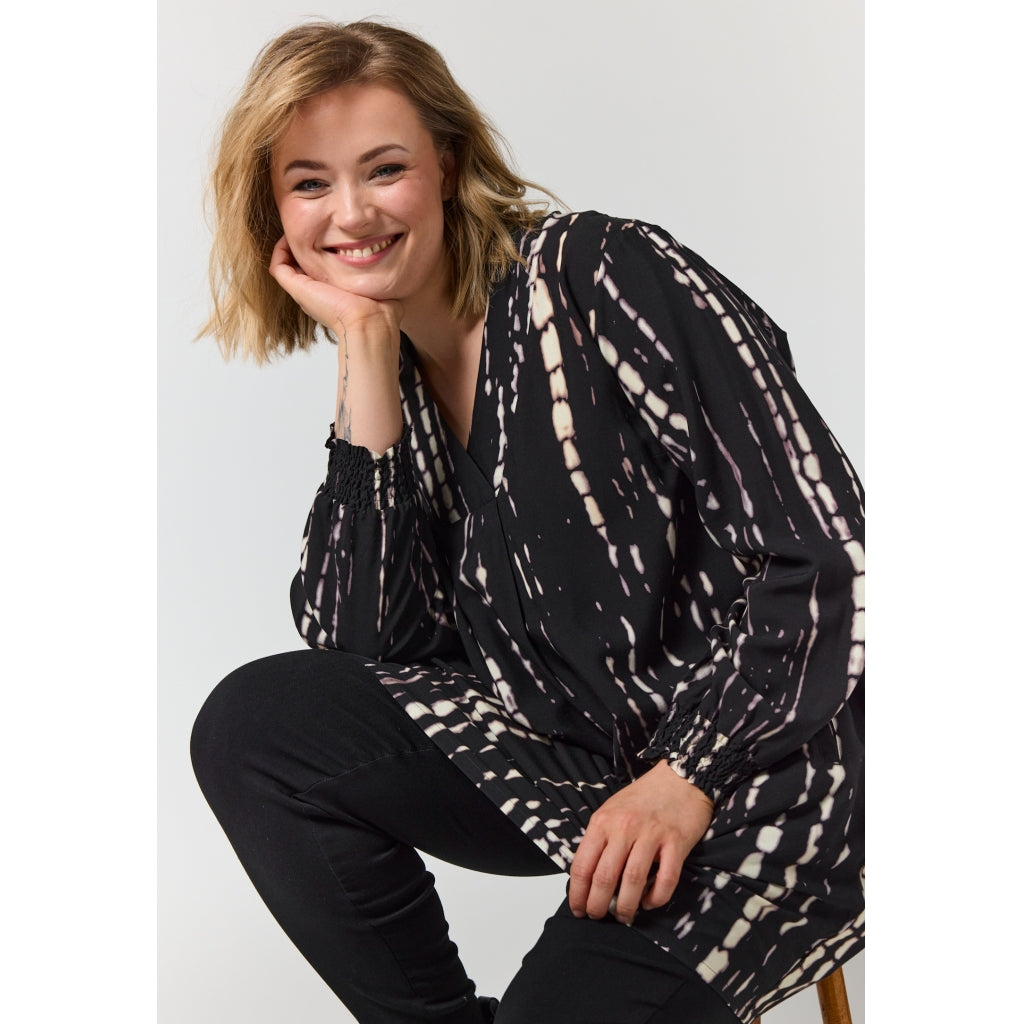 Gozzip Woman GGrace Tunic Tunic Black with sand animal