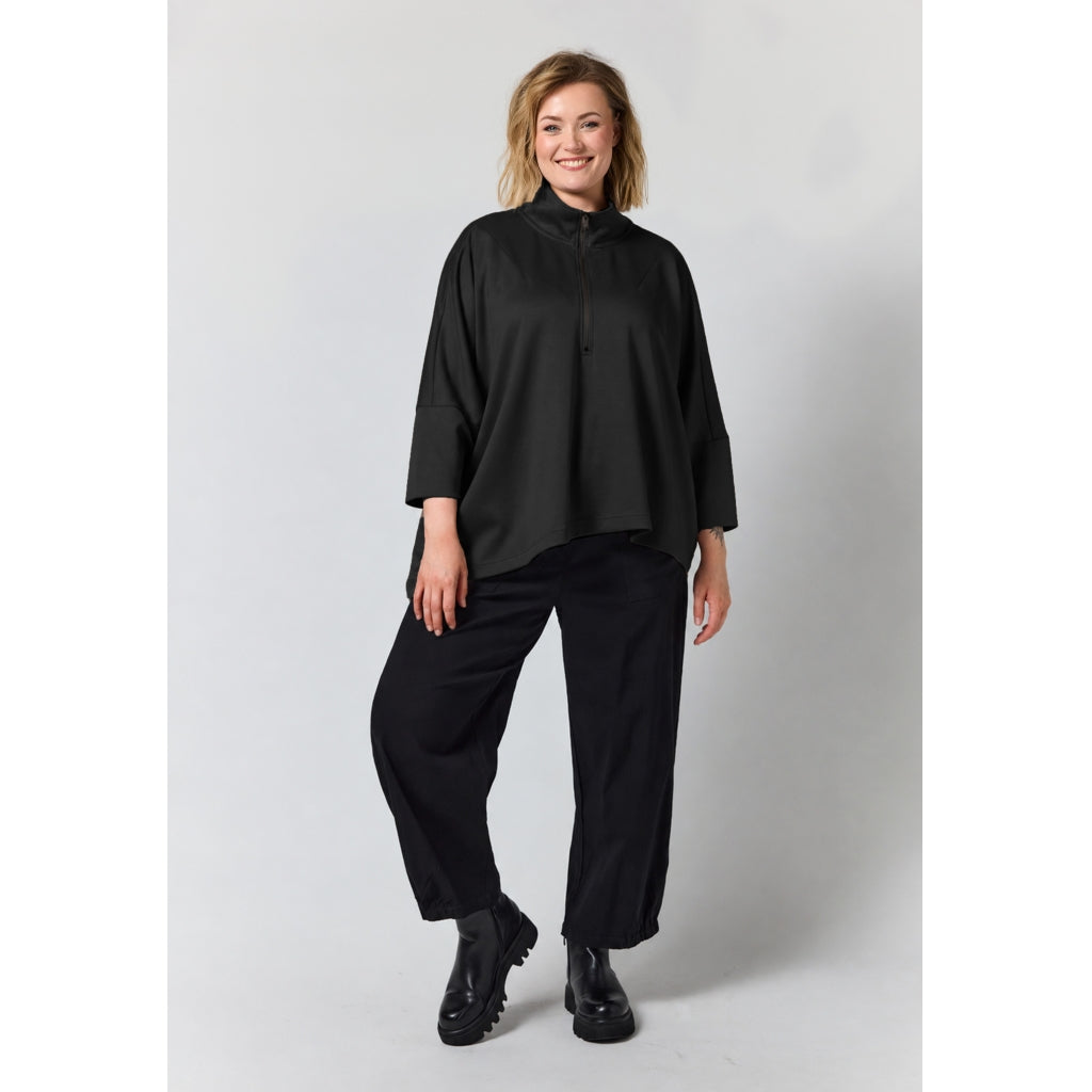 Gozzip Woman GHannah Poncho Poncho Black