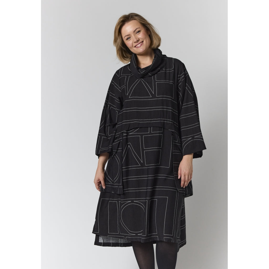 Gozzip Woman GAlara Dress Dress Black with white