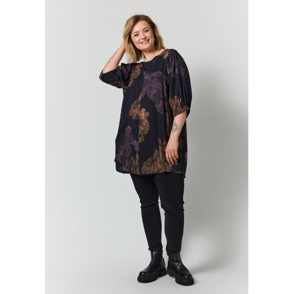 Gozzip Woman GLova Tunic Tunic Black with big flowers