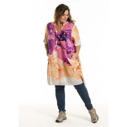 Gozzip Woman GMagda Tunic Tunic Art print